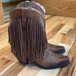 Ariat Gold Rush cowboy boots